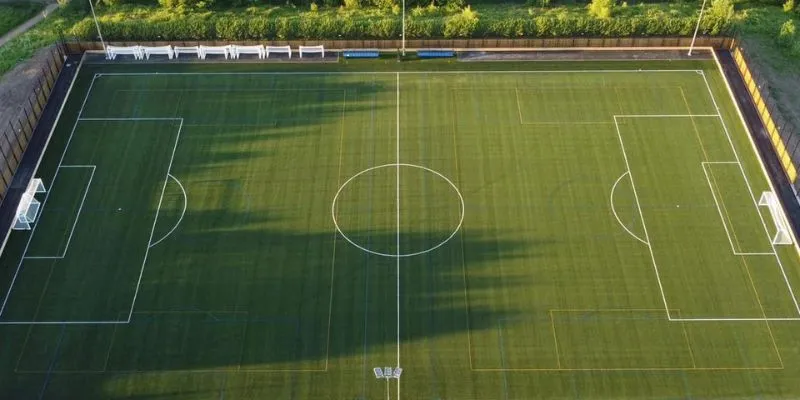 football pitch là gì