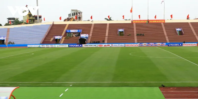 việt nam có bao nhiêu sân bóng đá